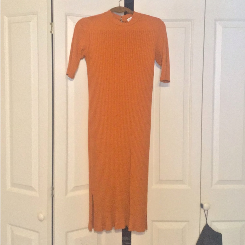 Amour Vert Midi Dress size small